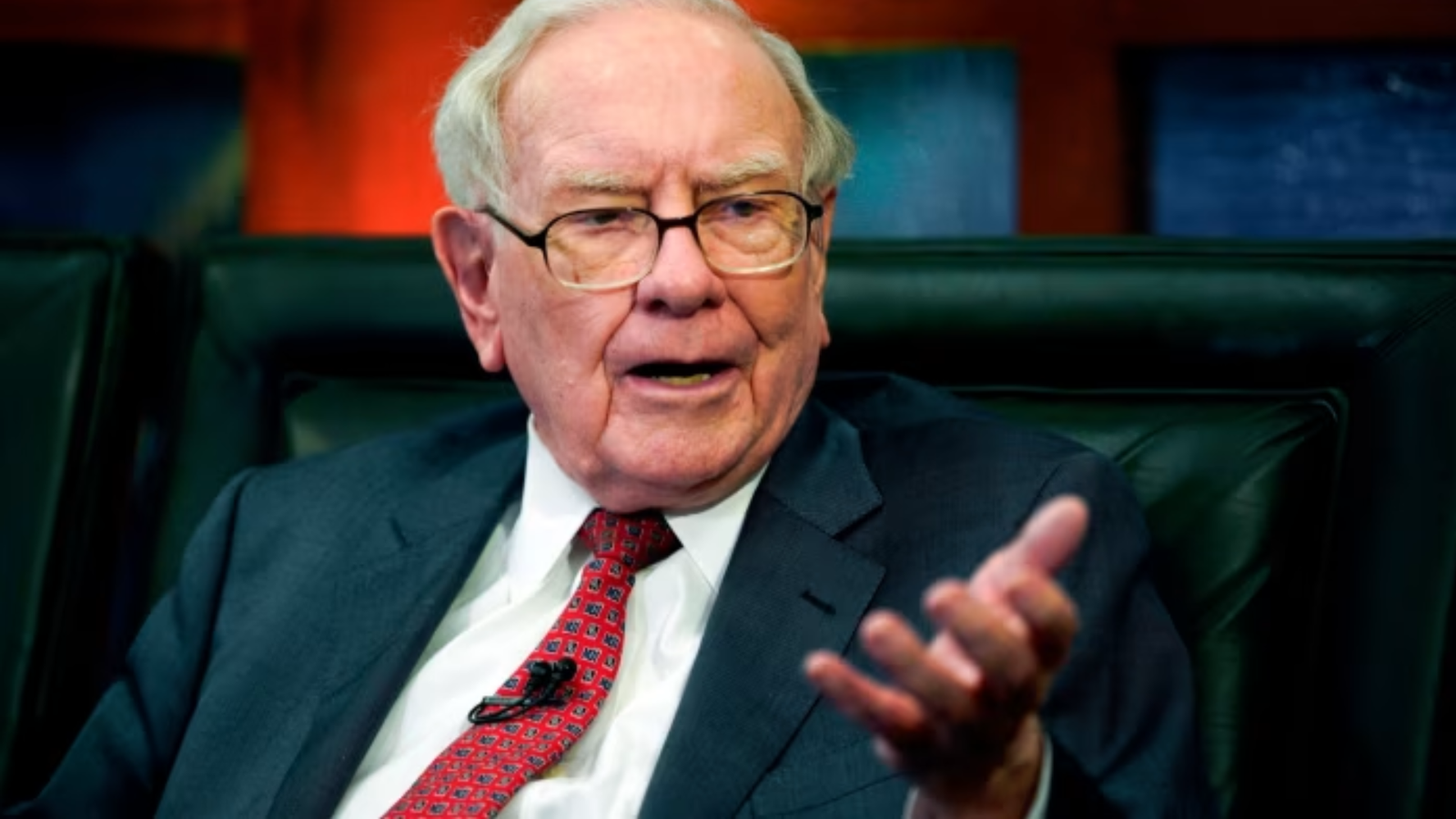 Warren Buffett step down