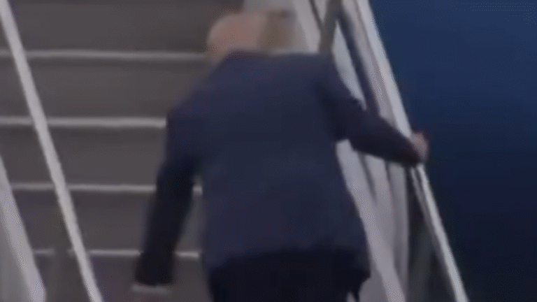 Trump stumbles boarding Air Force One